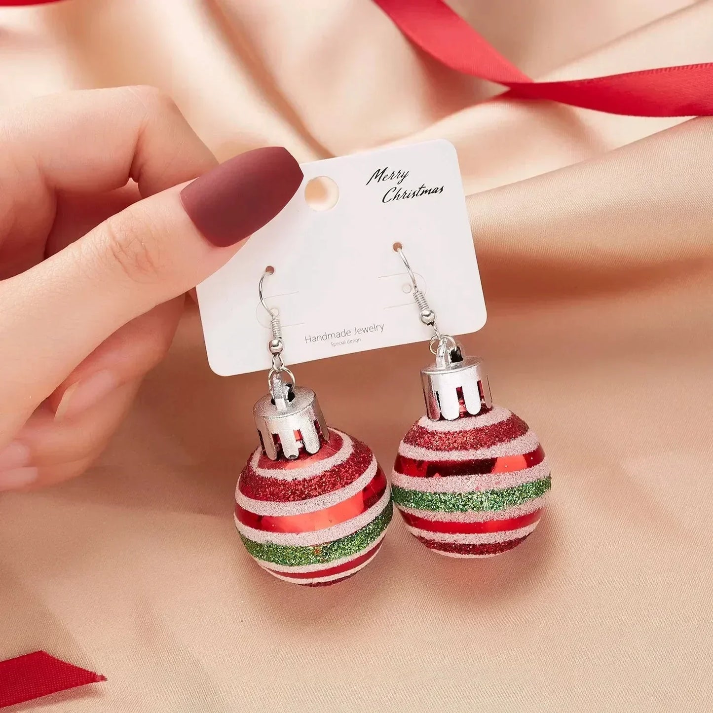 Rinhoo Christmas Circle Round Heart Deer Elk Pendant Earrings Piercing Ear Hook Earring Jewelry for Women