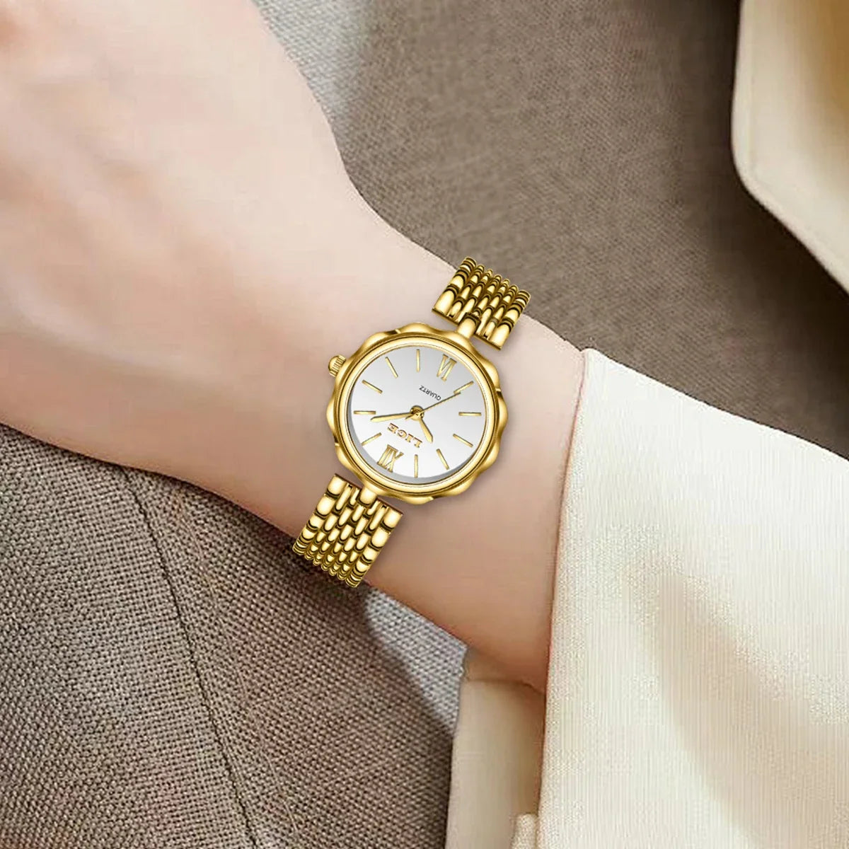 Women's Roman Dial Link Bracelet Quartz Watch