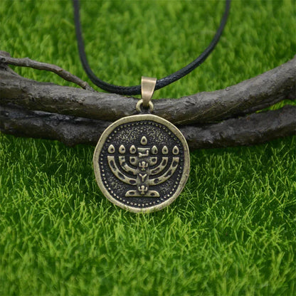 Nostalgia Judaica Menorah Pendant Jewish Jewelry Necklace For Mens Womens Hebrew Israel Faith Lamp Hanukkah Gifts Dropshipping