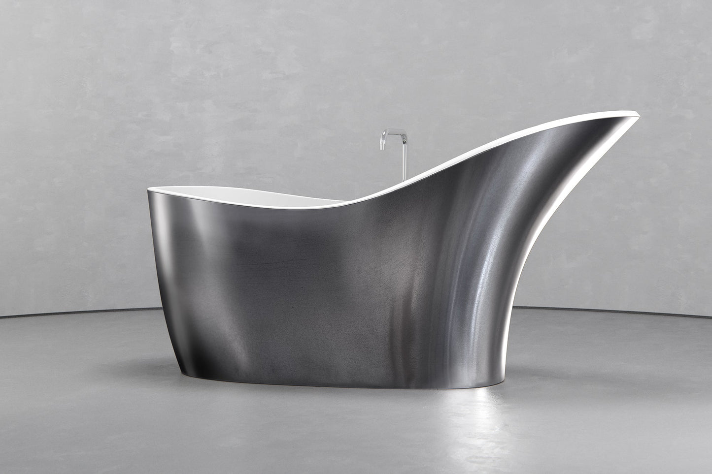 Freestanding slipper shape bathtub