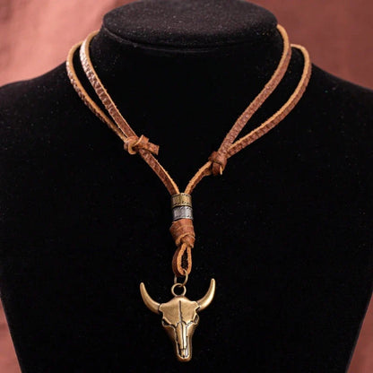 1pcs Creative Retro Bull Head Necklace Pendant Western Cowboy Element Bull Head Necklace Men's trendy accessories