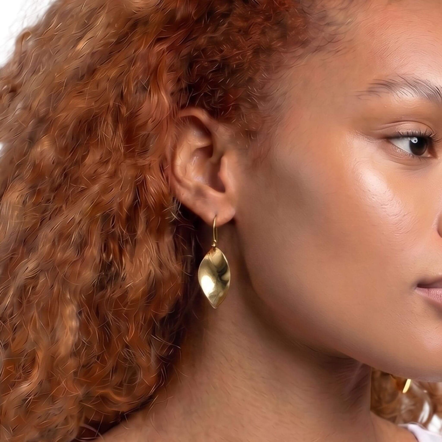 Smooth Brass Leverback Drop Earrings | Zizi