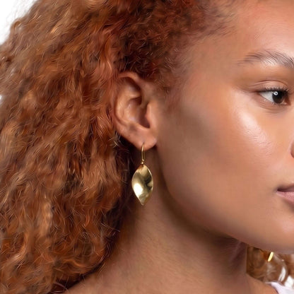 Smooth Brass Leverback Drop Earrings | Zizi