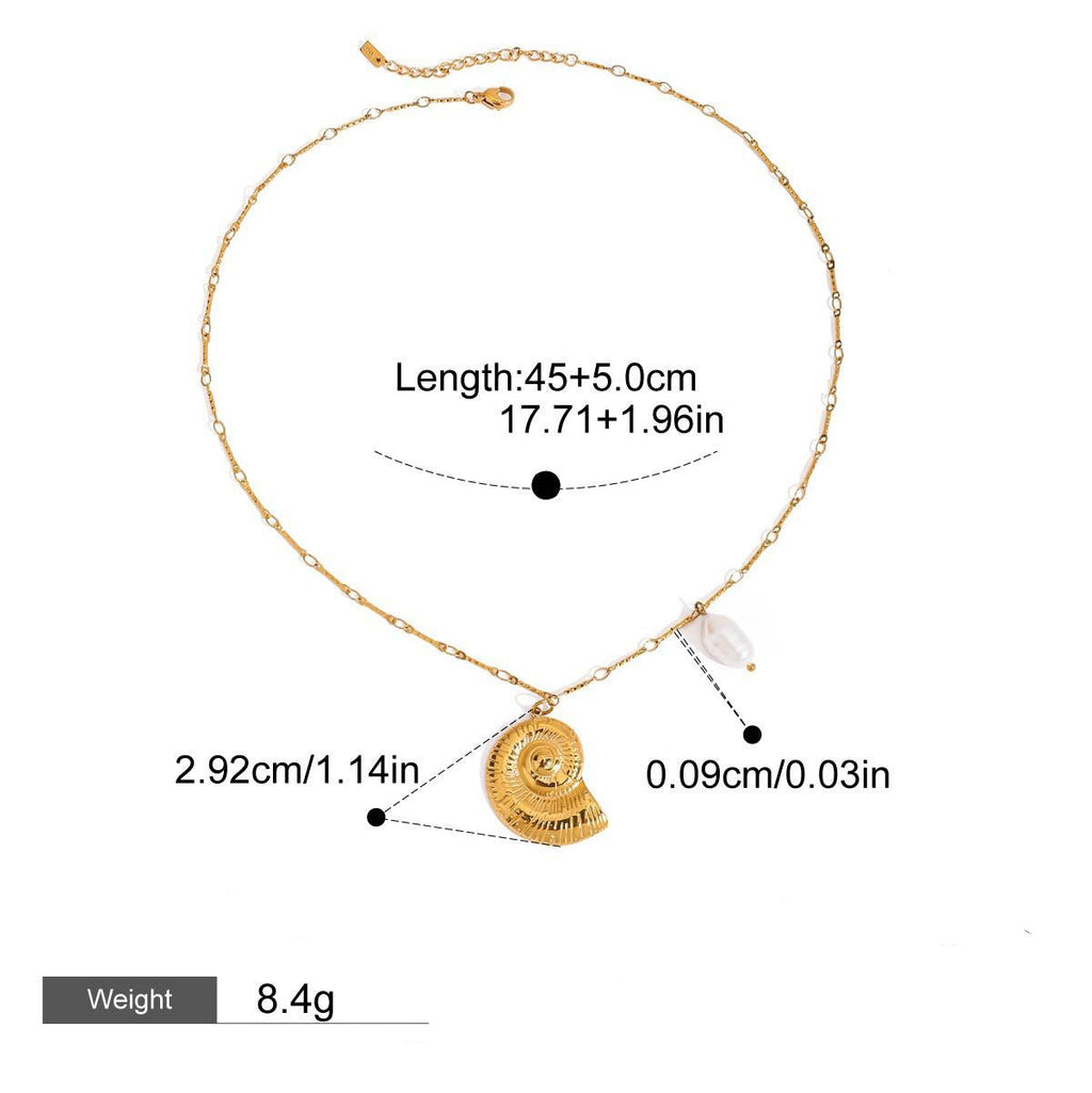 18K gold conch-shaped necklace with pearl design