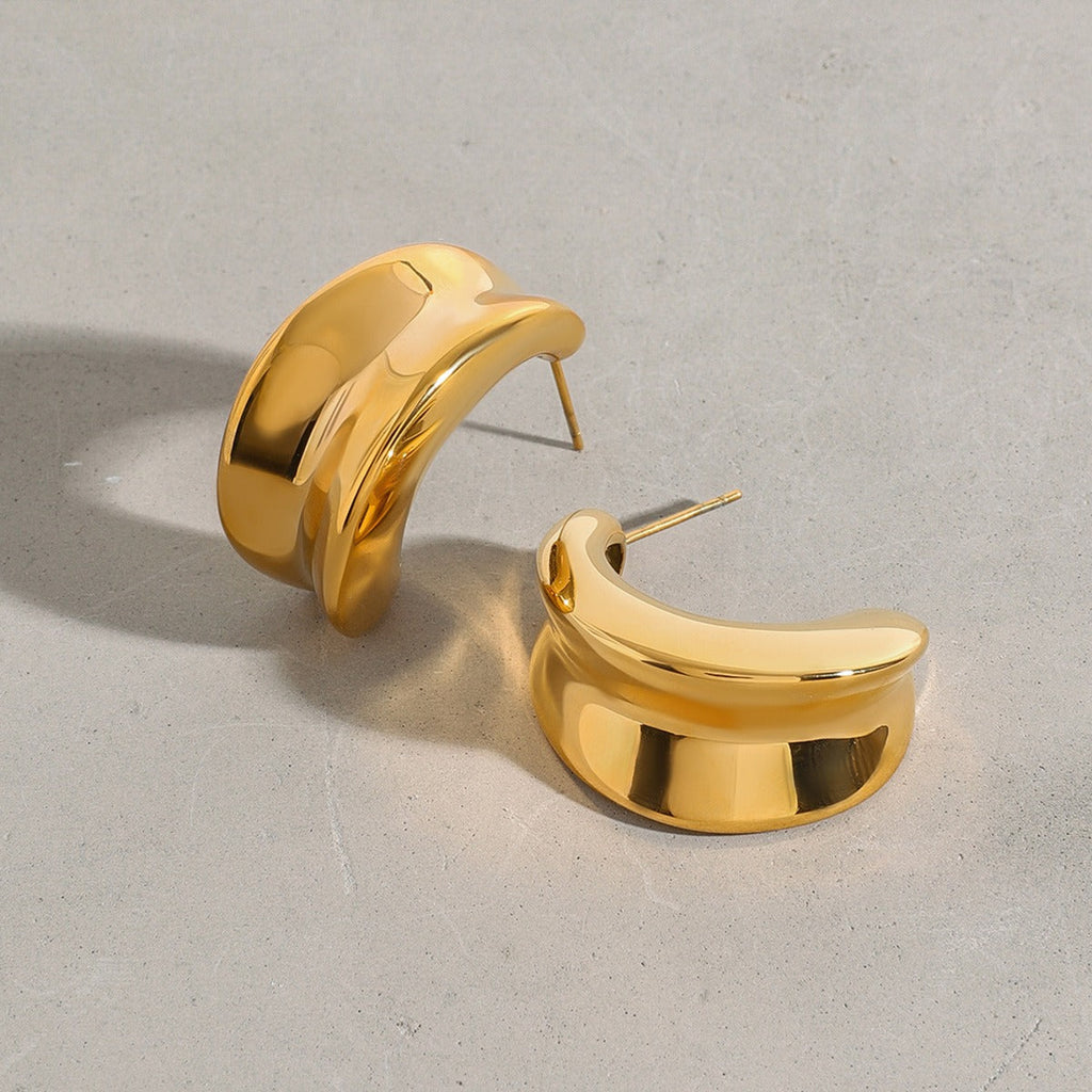 18k gold crescent-shaped design trendy and personalized earrings
