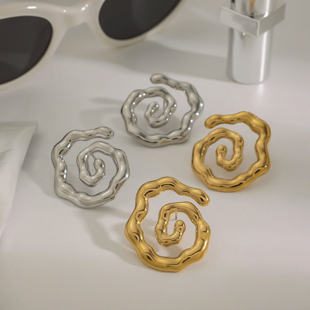 18K gold hollow thread with texture design simple and elegant earrings