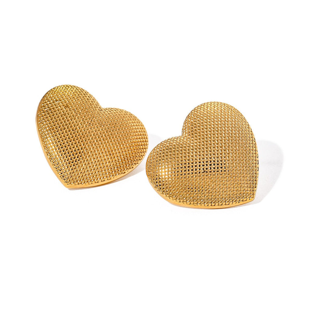 18k gold heart-shaped earrings with grainy design