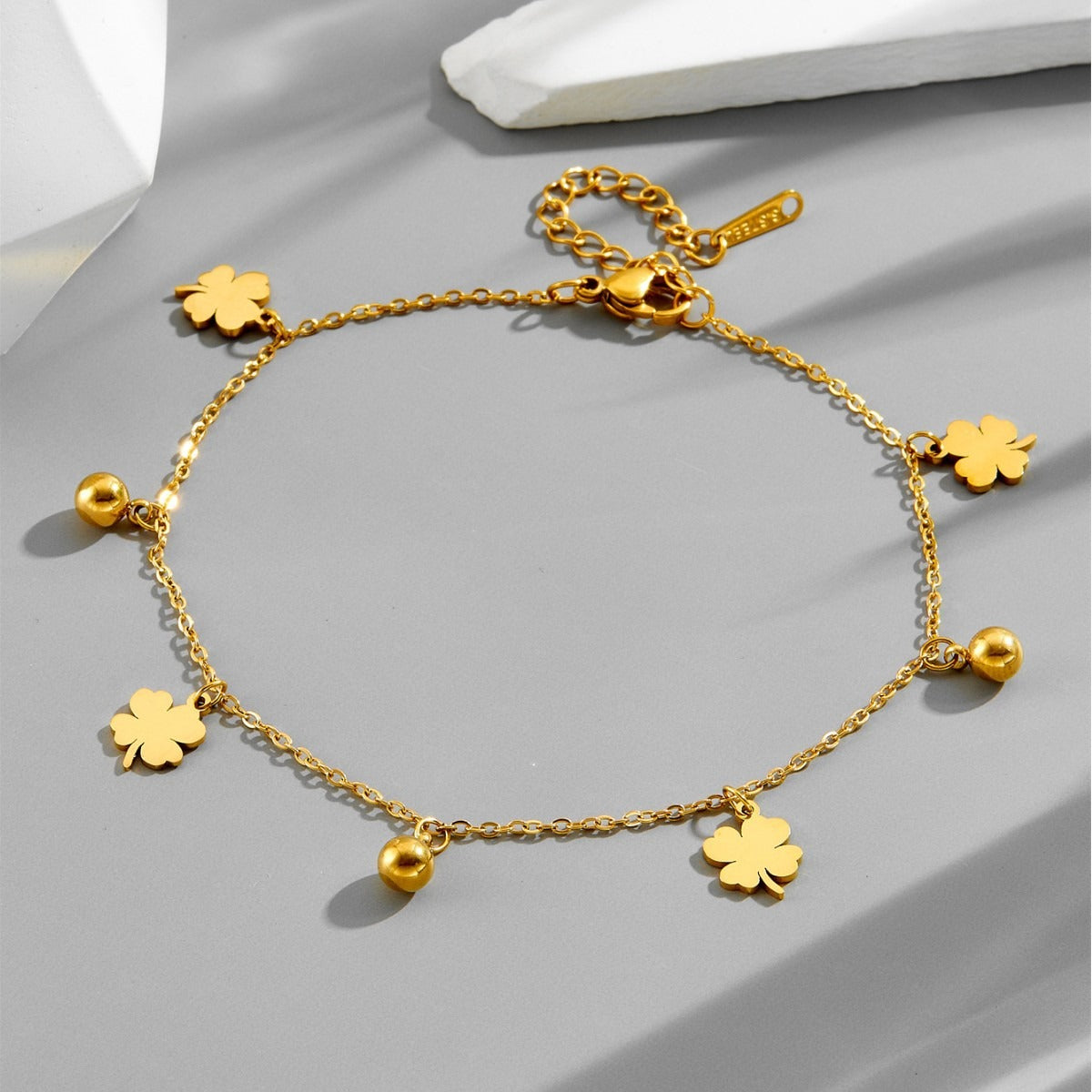 Gold Four-Leaf Clover Luxury Bracelet