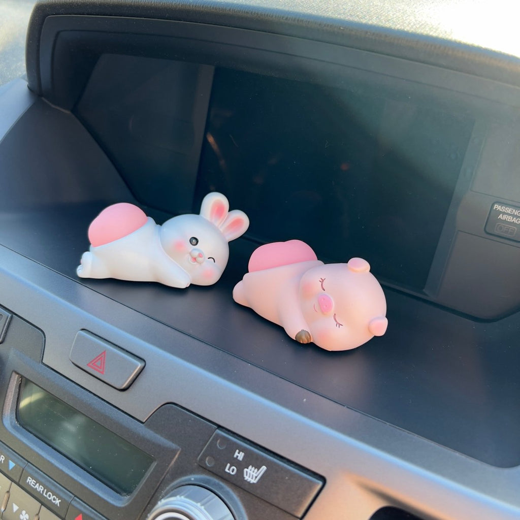 Bouncy Butt Car Ornament – Cute Animal Dashboard Silicone Decor