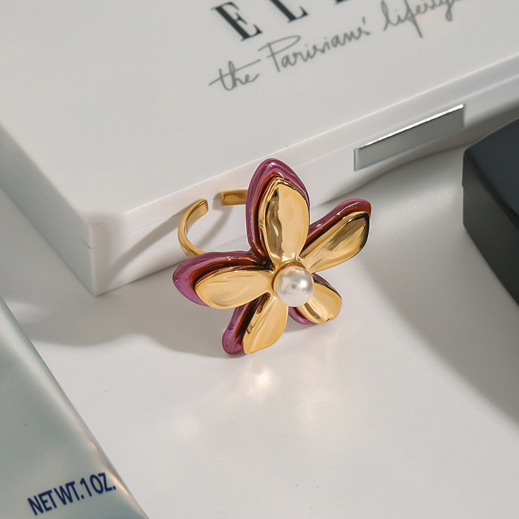 18K gold flower-shaped inlaid pearls exquisite design noble ring