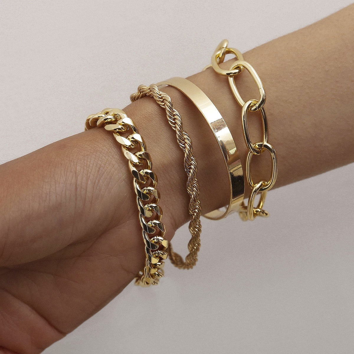 Smooth C-shaped mixed twist chain thread exaggerated O-shaped bracelet