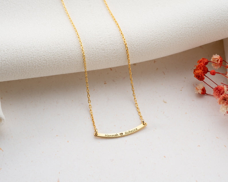 Customized Curved Bar Name Necklace