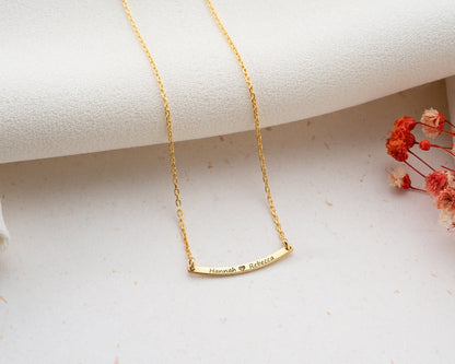 Customized Curved Bar Name Necklace