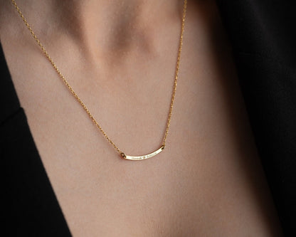 Customized Curved Bar Name Necklace