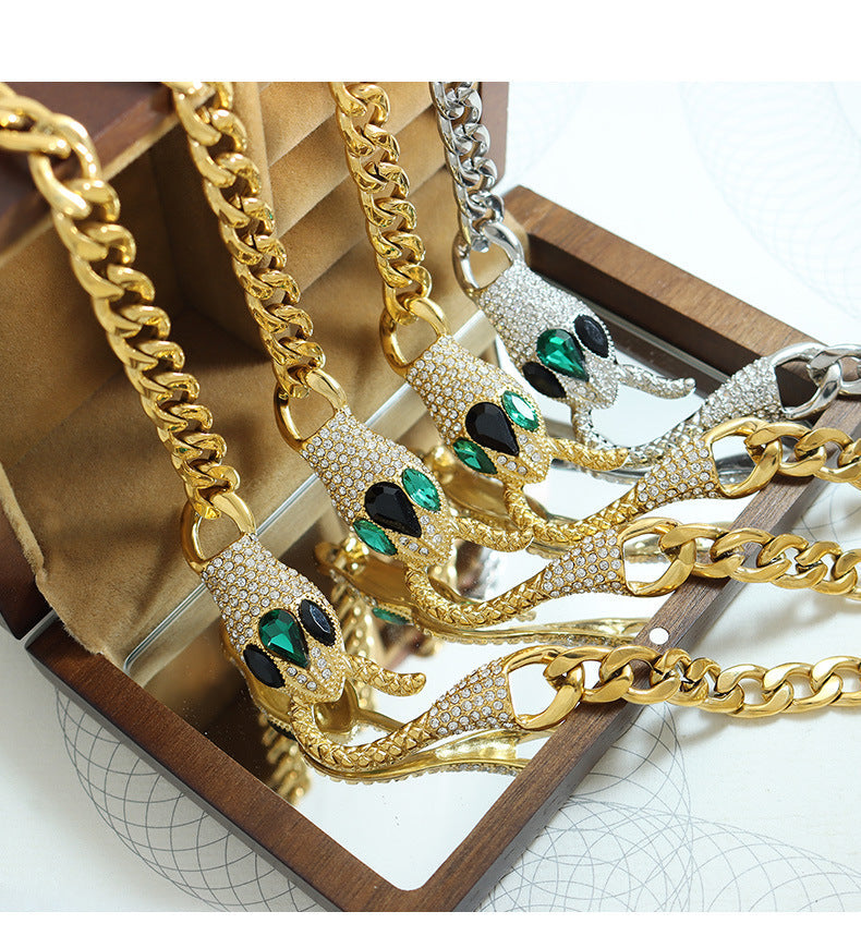 18K Gold Fashion Exquisite Snake Head Design Versatile Necklace