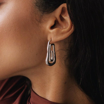Threaded and hollow design, simple and elegant earrings