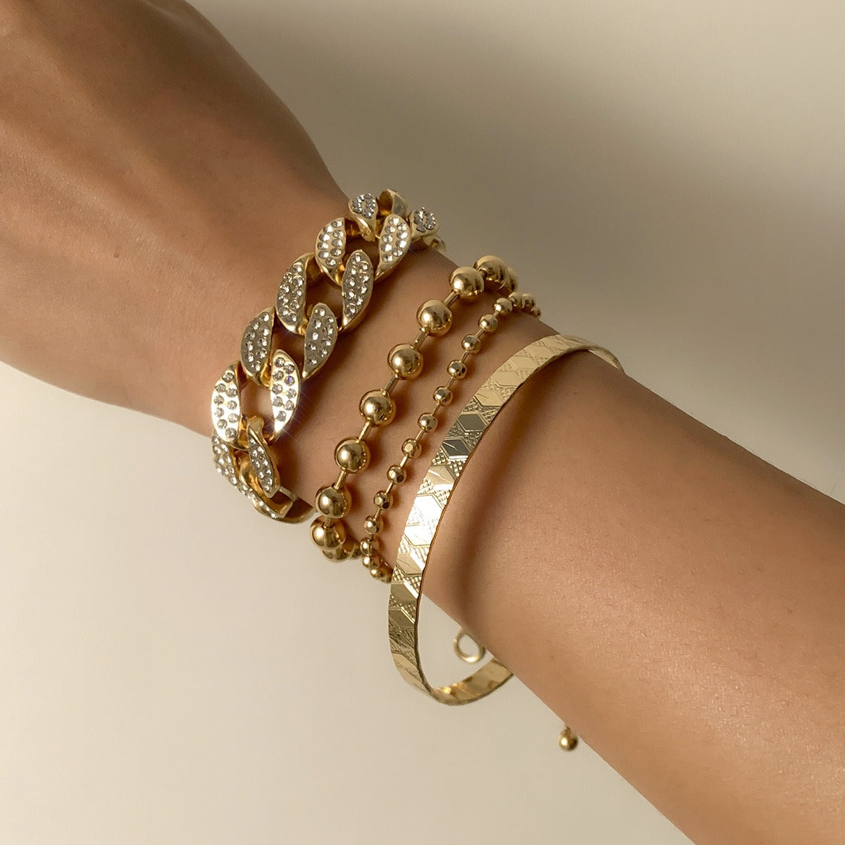 Diamond-studded Cuban buckle bracelet Hip-hop personalized round bead chain pattern bracelet set