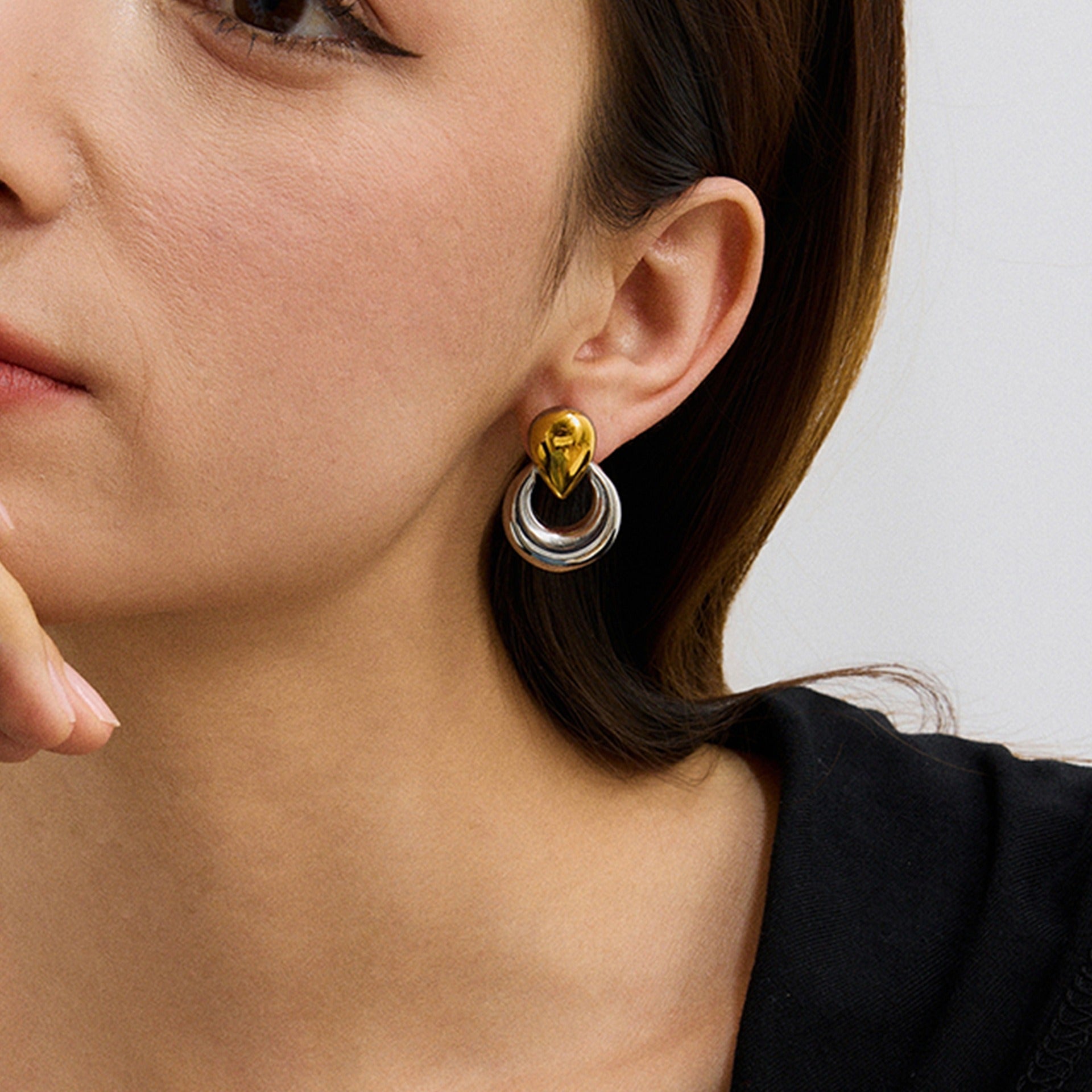 18K gold U-shaped and teardrop-shaped earrings with gold and silver color matching design, trendy and unique