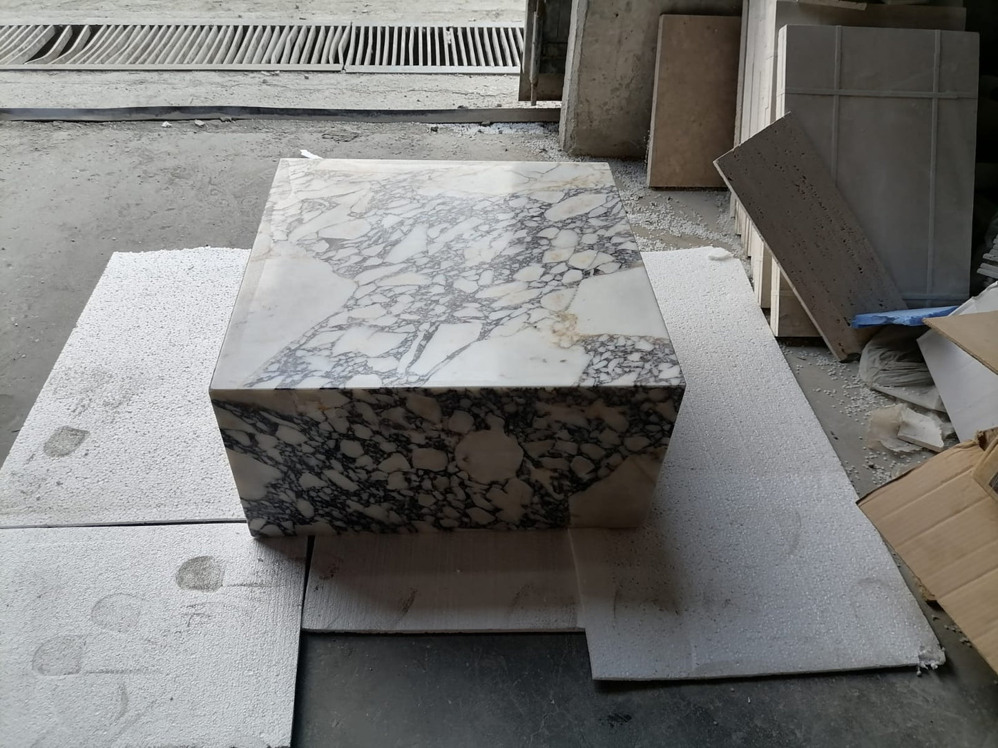 Calacatta Viola Turkish Marble Coffee Table - Polished 24x24x12
