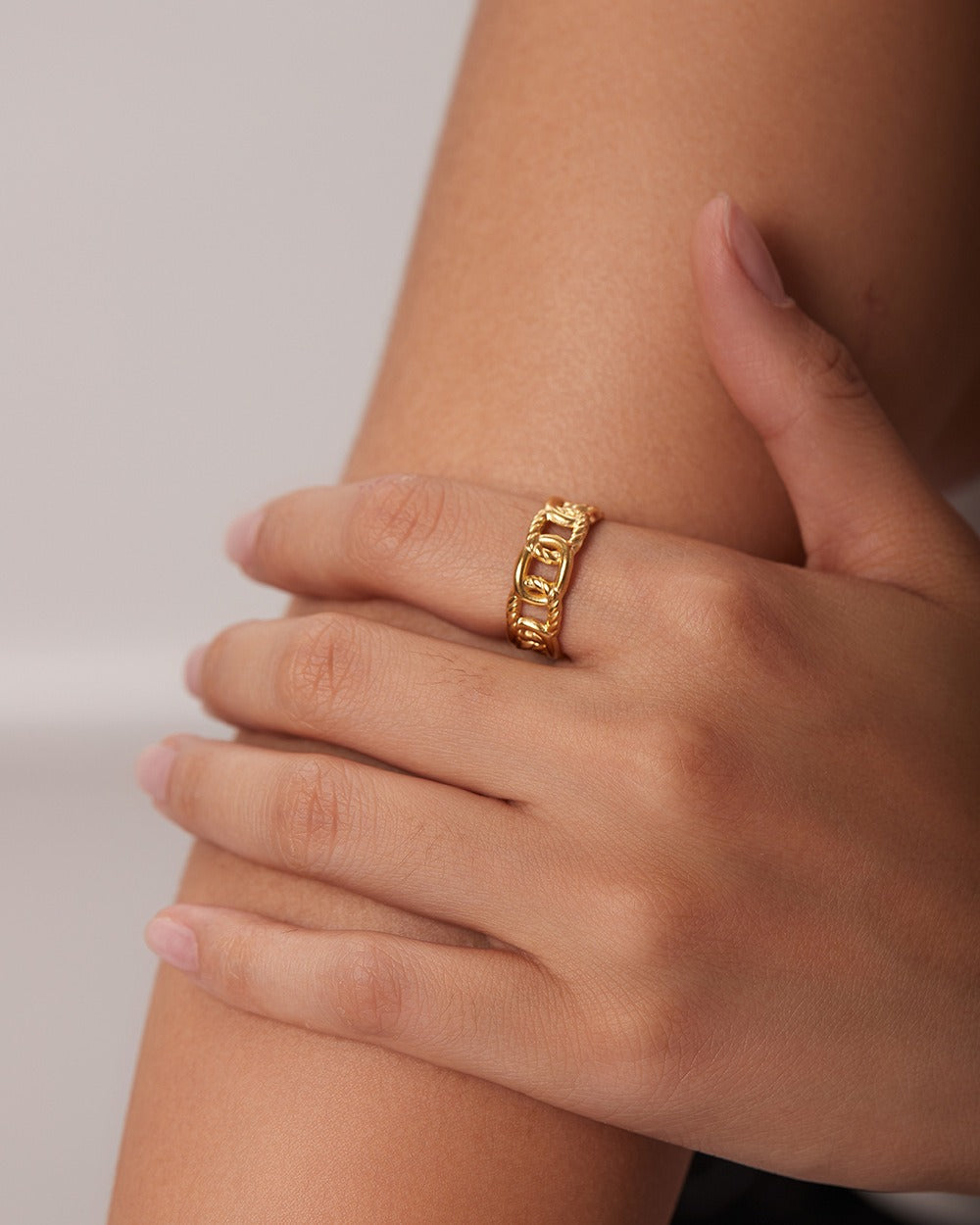 18K gold light luxury titanium steel ring