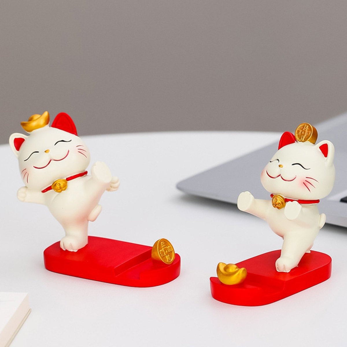 Fortune Cat Phone Stand – Cute Japanese Maneki Neko Decor Gift