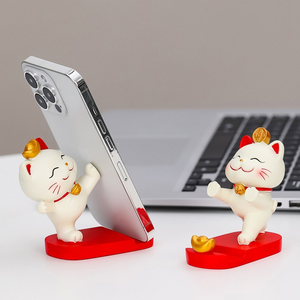 Fortune Cat Phone Stand – Cute Japanese Maneki Neko Decor Gift