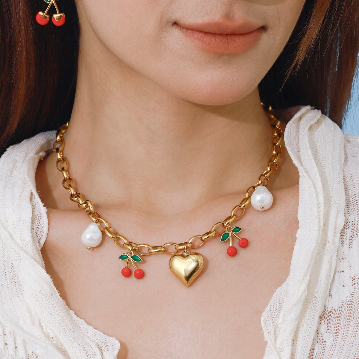 18K gold heart with cherry design exquisite and noble necklace