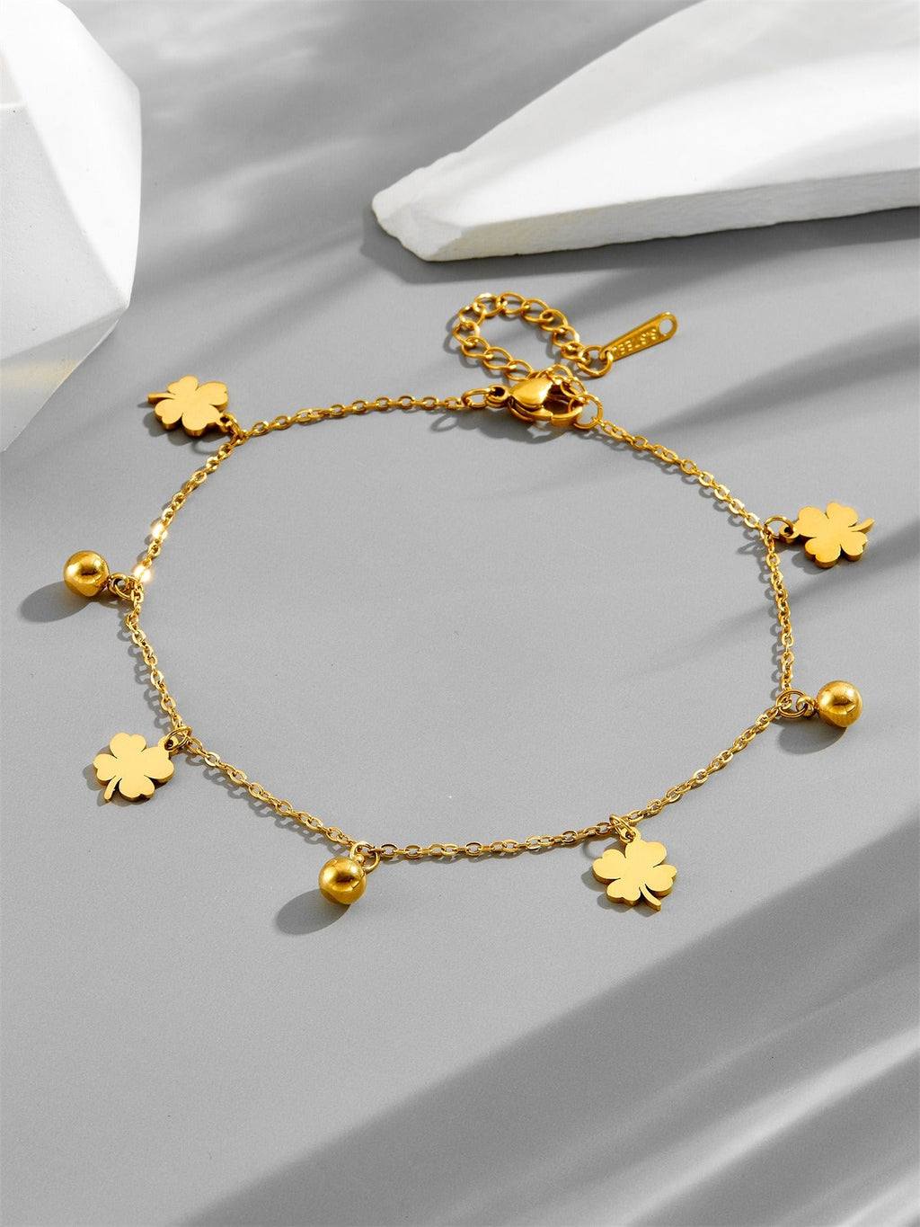 Gold Four-Leaf Clover Luxury Bracelet