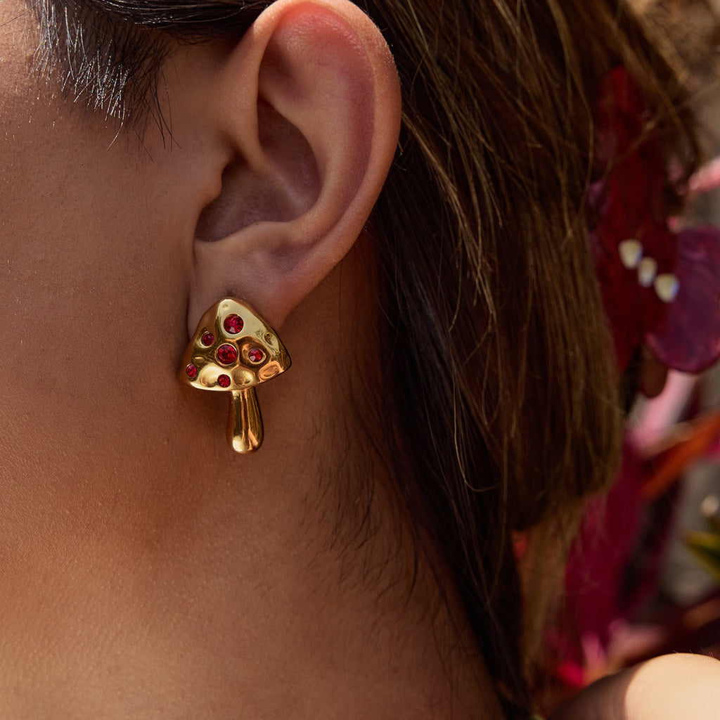 18K gold mushroom-shaped earrings inlaid with gemstones, exquisite and noble design