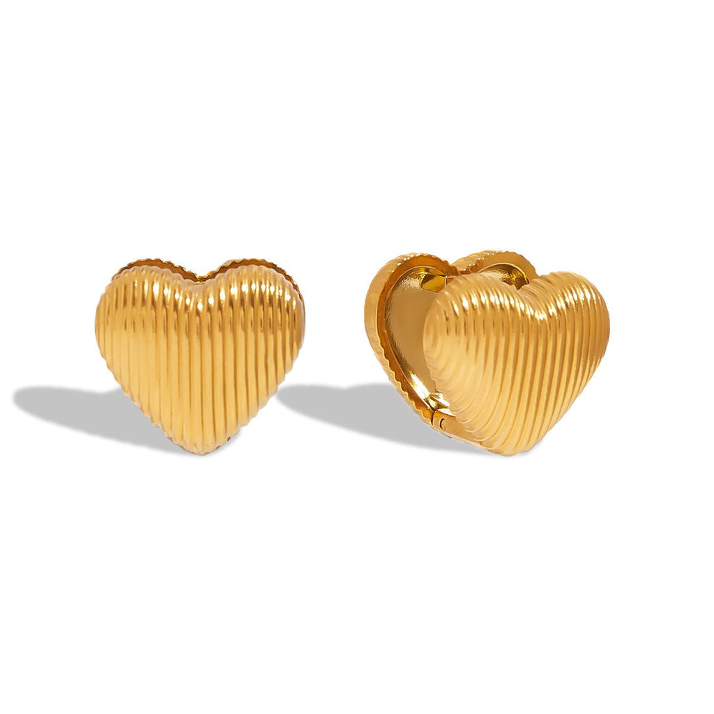 18K gold heart-shaped earrings with textured design, simple and fashionable