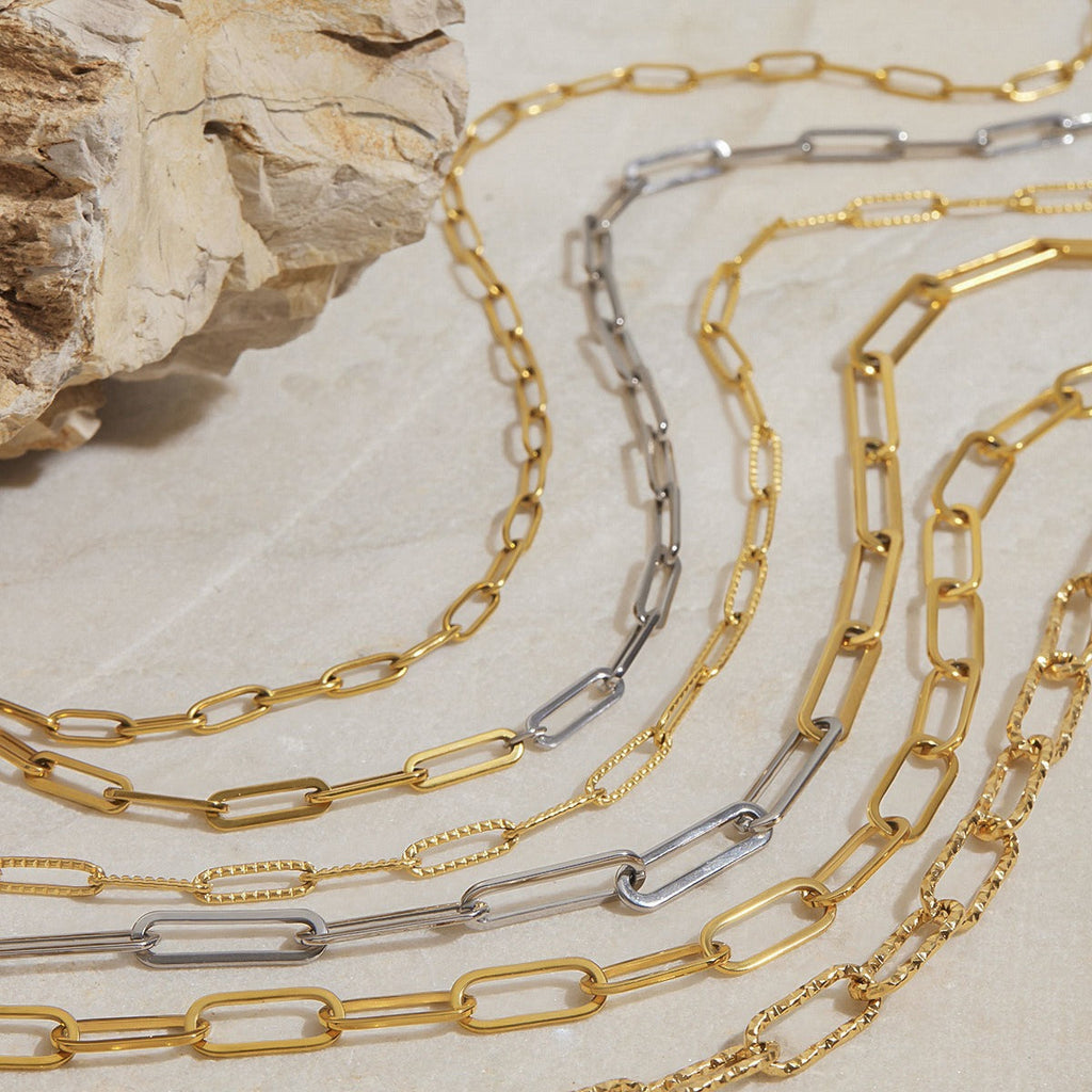 18K gold chain with gold and silver color matching design simple and elegant necklace