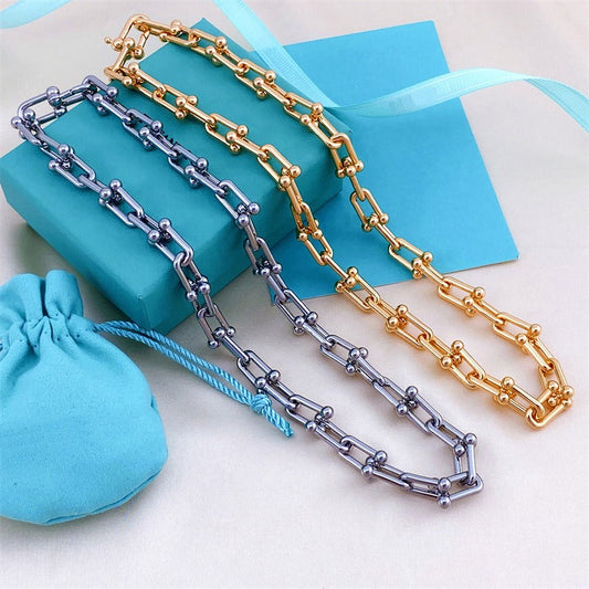 18K Gold T-House U-Shaped Horseshoe Chain Necklace