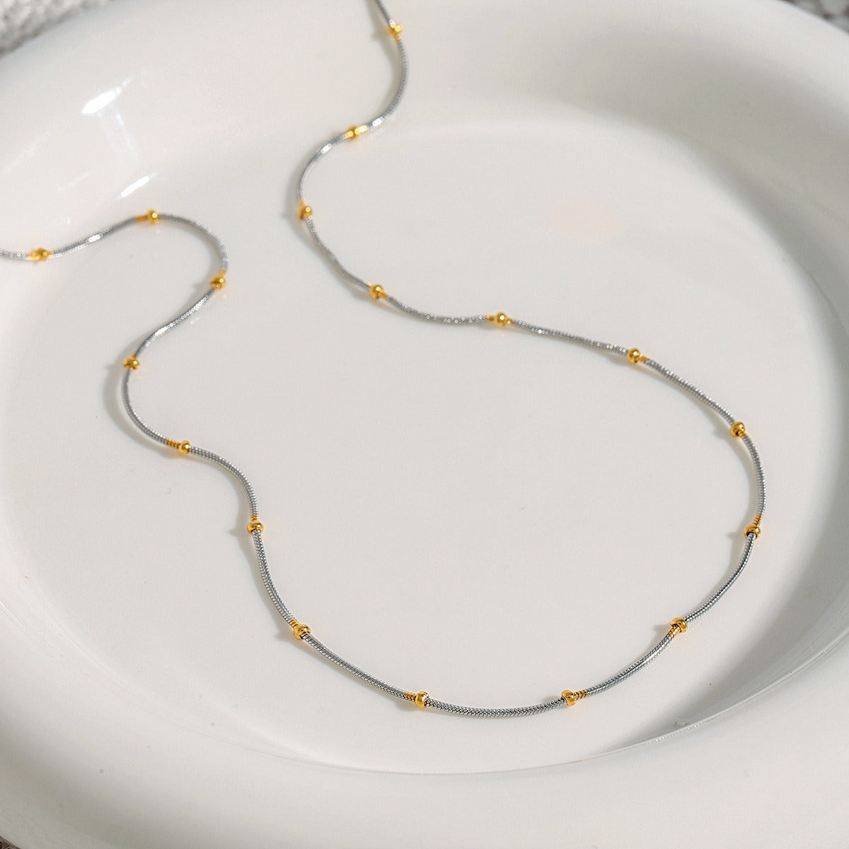 18K gold round beads with gold and silver color matching design personalized fashion necklace
