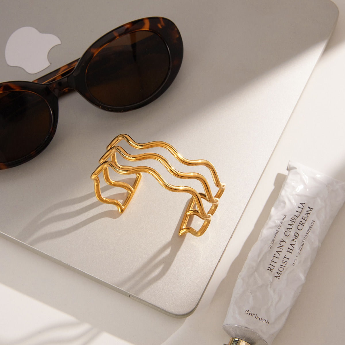 18K gold wave bracelet