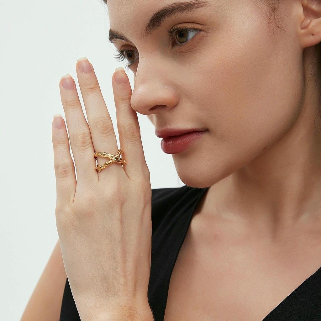 18K gold ring of light luxury high-end jewelry