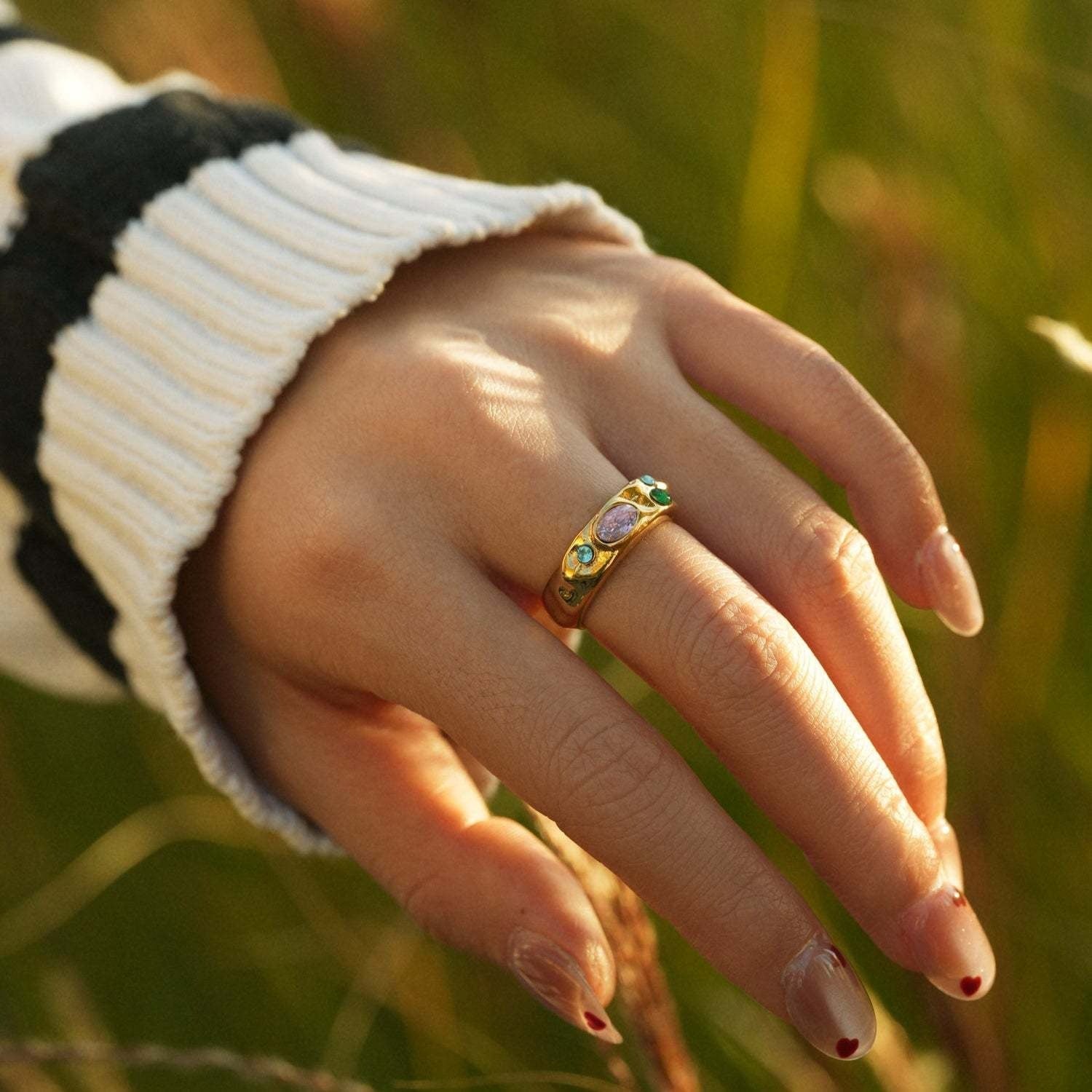 18K gold inlaid gemstone exquisite design noble ring