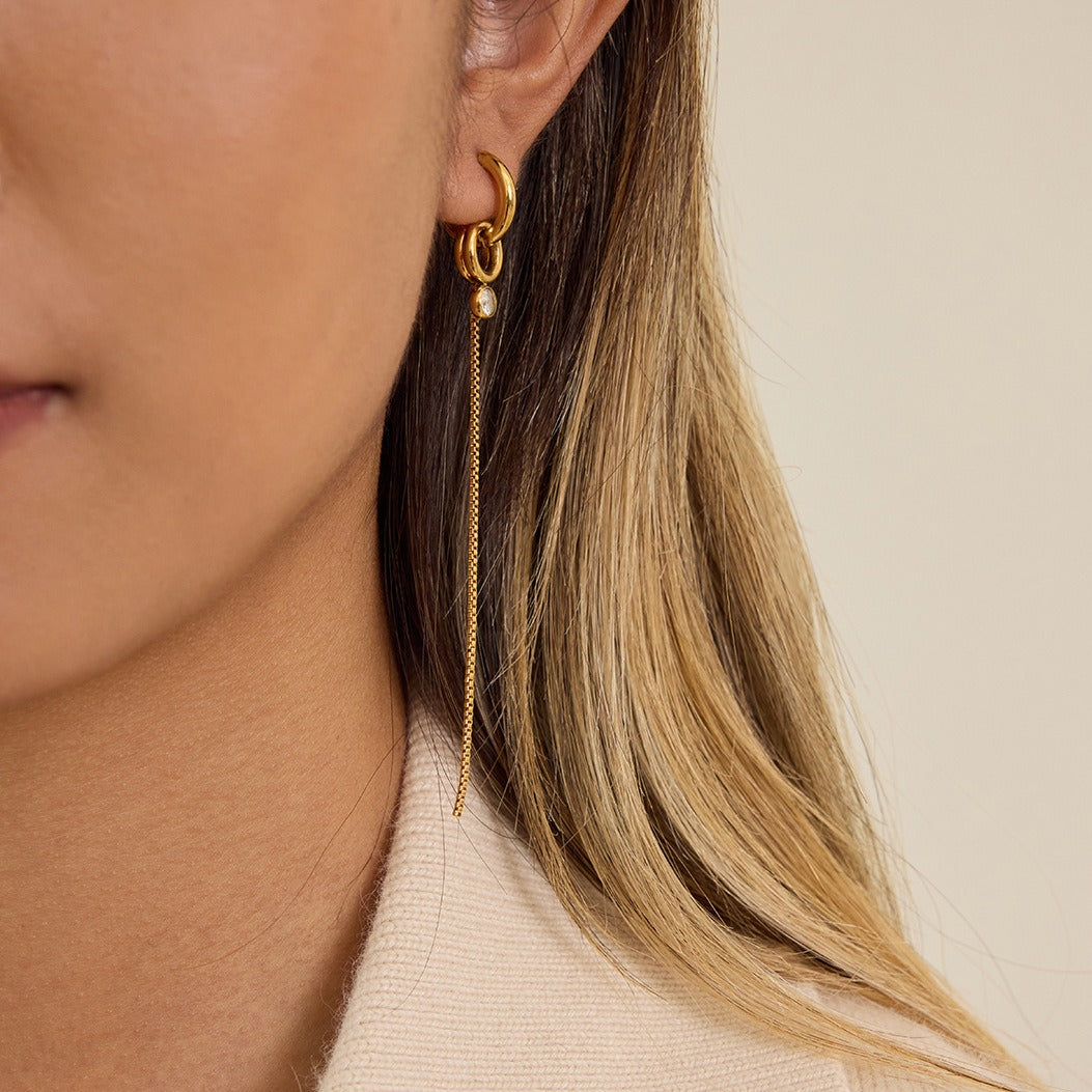 18K gold lightweight luxury tassel earrings with cubic zirconia.