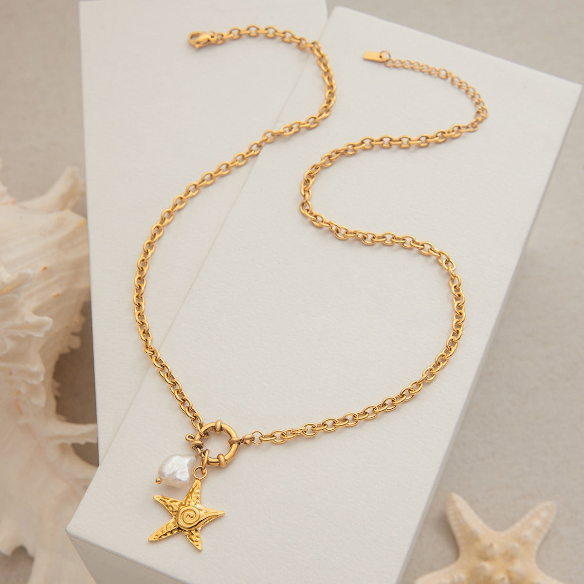 18K gold starfish with pearl design exquisite and noble necklace