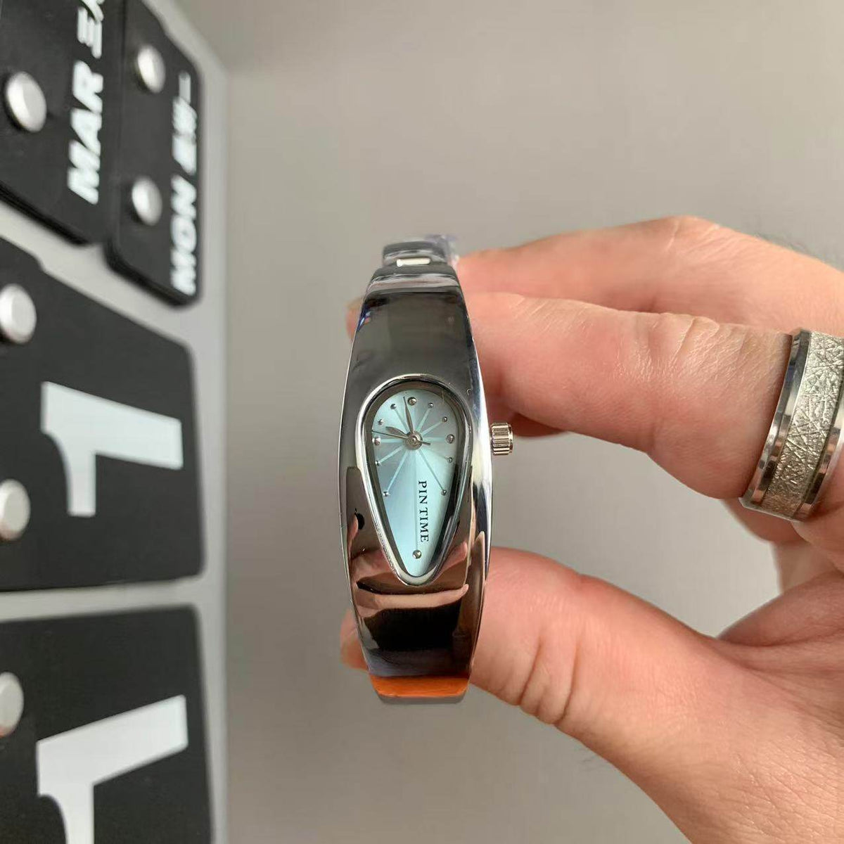 Retro Niche-design Irregular-shaped Fashionable Waterdrop Watch
