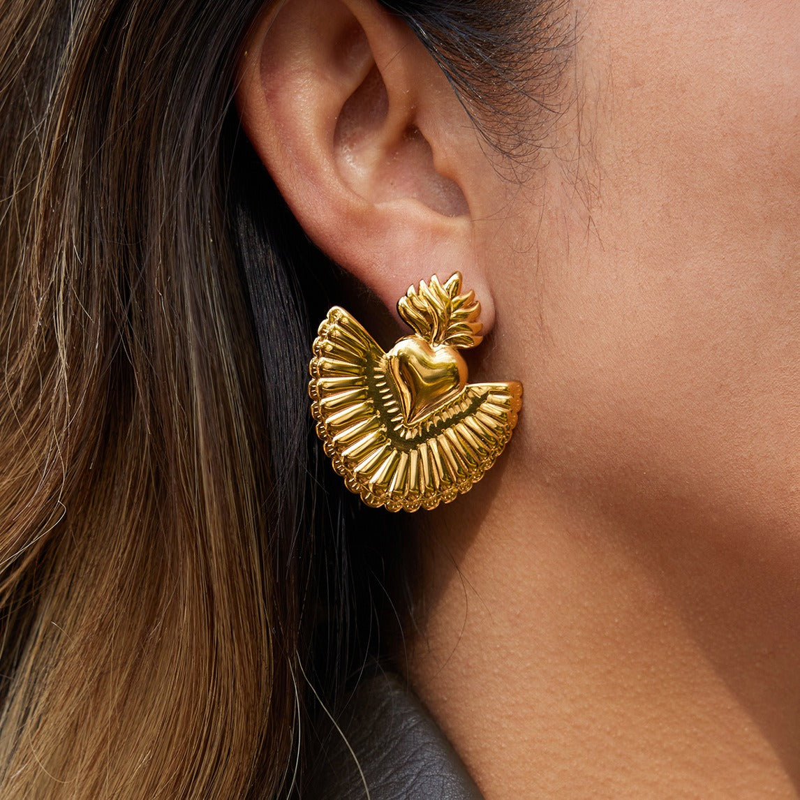 18K gold heart-shaped titanium steel stud earrings