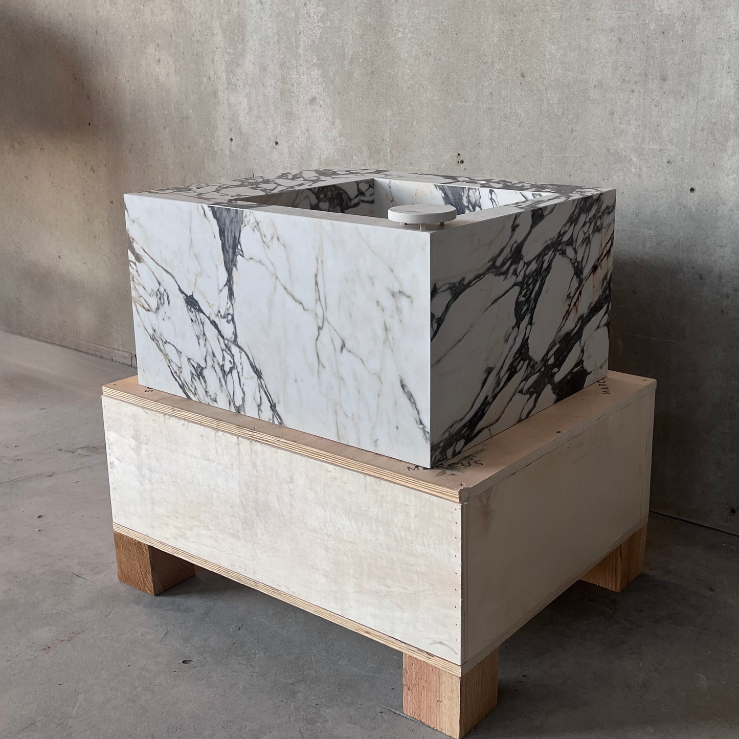 Engineered Porcelain Sink Gold - Handcrafted Calacatta Marble
