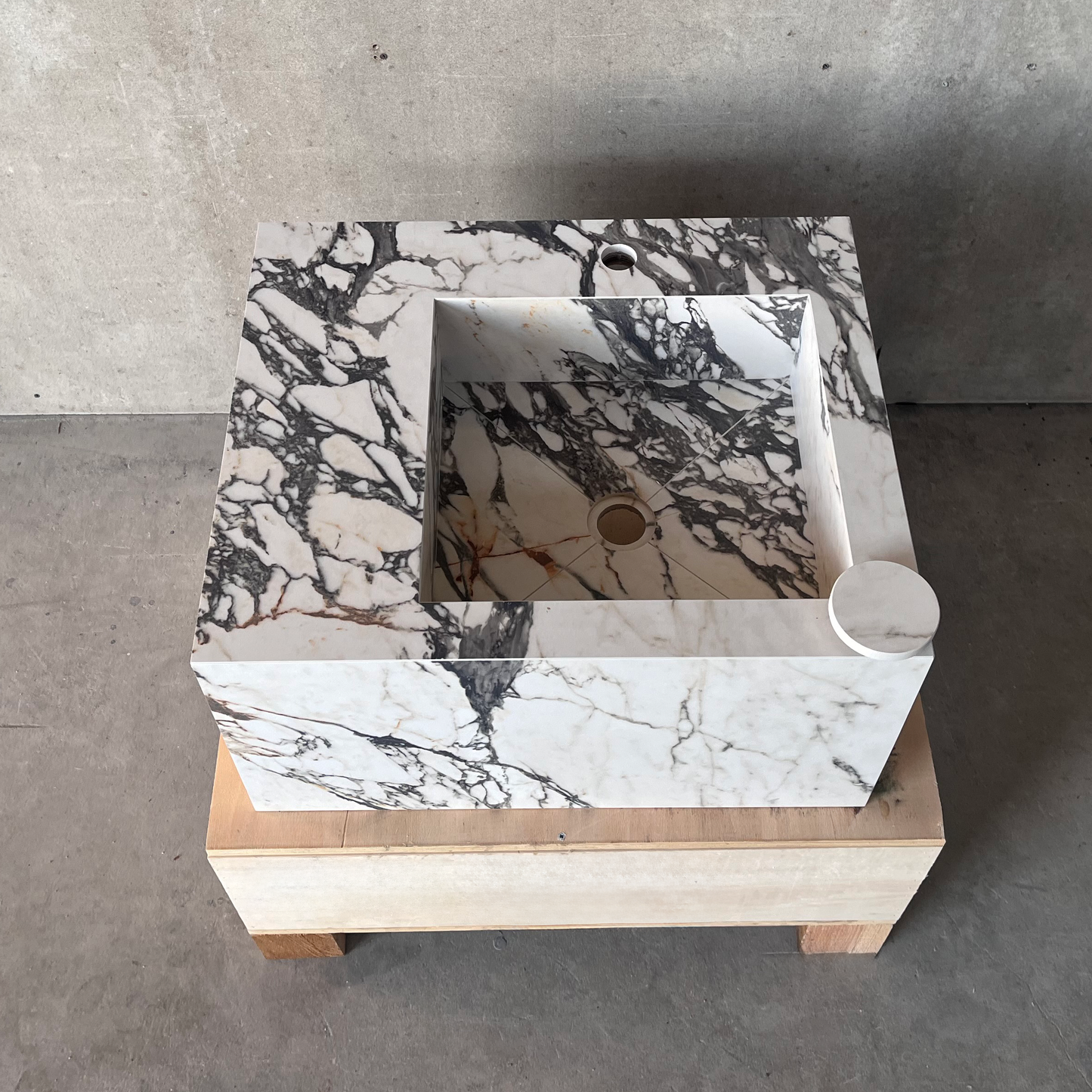 Engineered Porcelain Sink Gold - Handcrafted Calacatta Marble