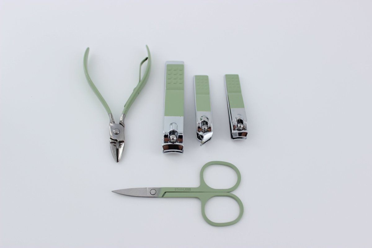 16 Piece Manicure Pedicure Set Carbon Steel Travel Grooming Kit