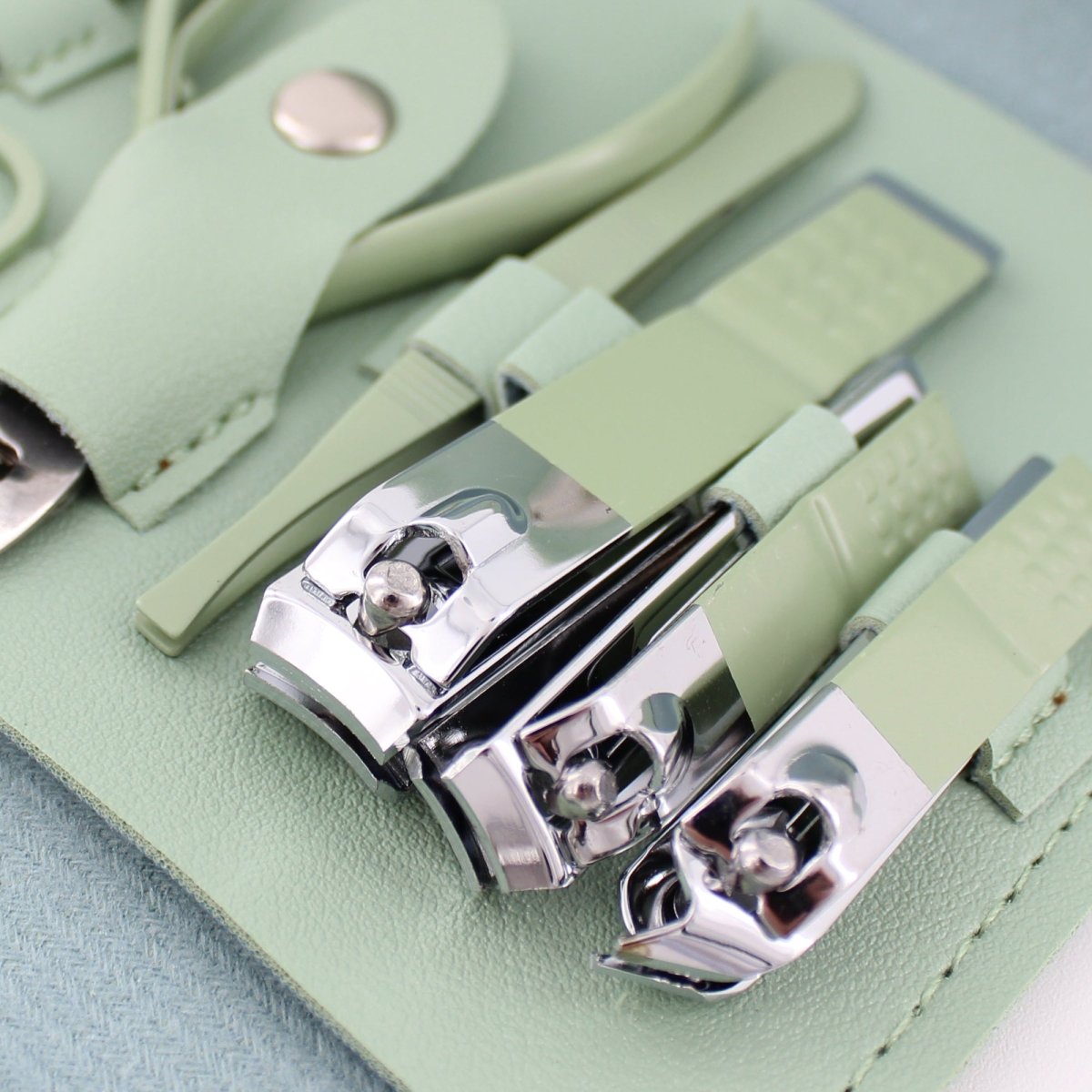 16 Piece Manicure Pedicure Set Carbon Steel Travel Grooming Kit