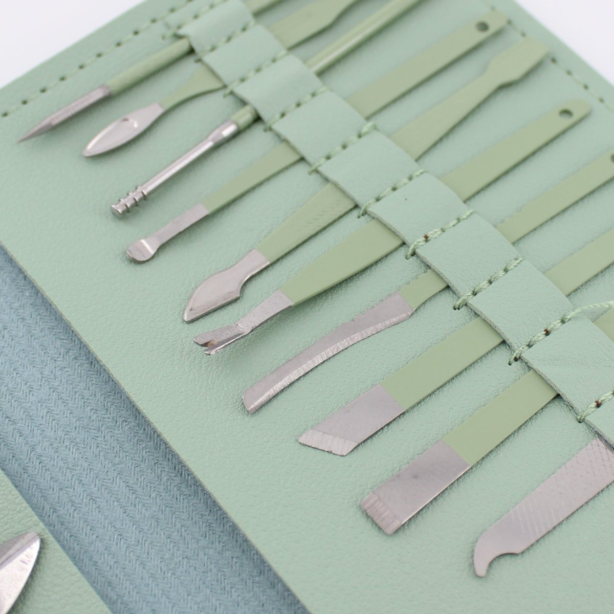 16 Piece Manicure Pedicure Set Carbon Steel Travel Grooming Kit