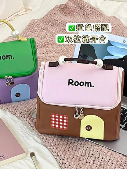 Small House Pattern Portable cosmetic bag